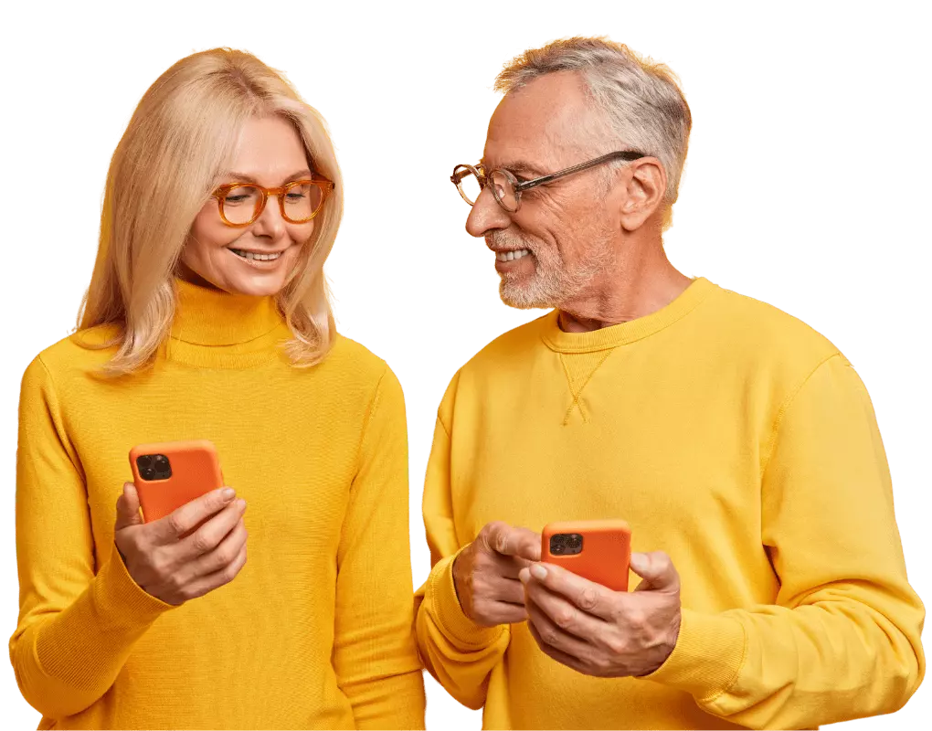 Duas pessoas olhando no celular